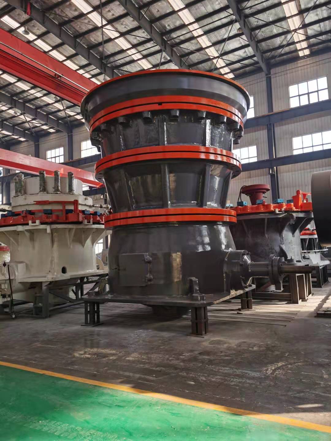 旋回破碎機 河南紅星礦山機器助力高效礦山破碎